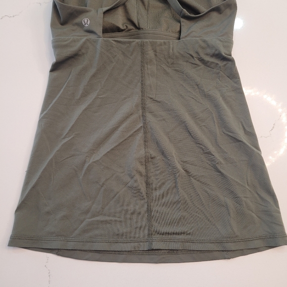 Lululemon Athletica tank-top - size 4 - Picture 8 of 10